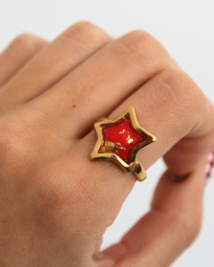 Anillo estrella rojo y dorado