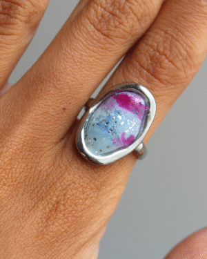 Anillo ovalado S - azul y fucsia