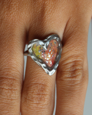 Anillo corazón tonos beige